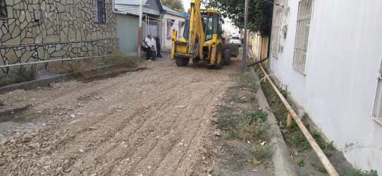 Aşağı Ağcakənddə qəsəbədaxili yolların hamarlanması işləri aparılır