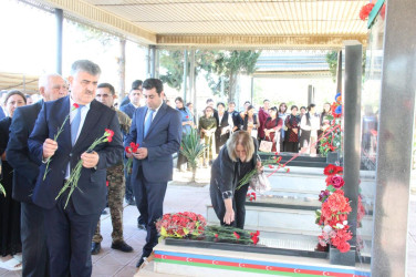 “27 sentyabr-Anım Günü”nün beşinci ildönümü ilə bağlı Xan Qərvənd Şəhidlər Xiyabanında şəhidlərimizin məzarları ziyarət olundu