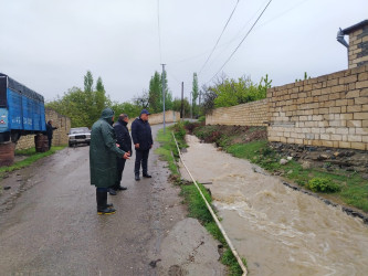 Goranboyda intensiv yağışlar nəticəsində yaranan sel sularının geniş miqyasda ərazilərə dolmasının və baş verə biləcək  fəsadların qarşısının alınması  istiqamətində operativ  işlər aparılır