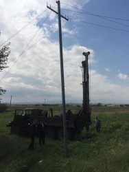 Qızılhacılı qəsəbəsinin elektrik təsərrüfatında təhcizatın yaxşılaşdırılması ilə bağlı  əlavə tədbirlər həyata keçirilir.