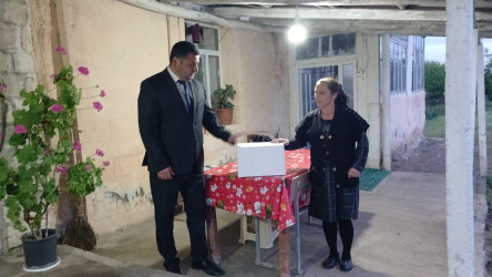 Goranboyda Qurban bayramı münasibəti ilə 500-dən çox ailə ziyarət olunaraq bayram sovqatları təqdim olundu