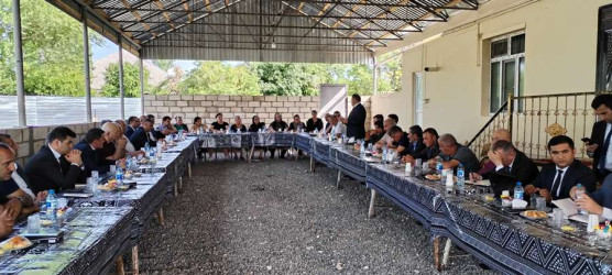 Goranboyda şəhid ailələri və müharibə iştirakçıları ilə görüşlər davam etdirilir, onların sosial qayğıları yerində öyrənilir, həlli ilə bağlı müvafiq tədbirlər həyata keçirilir.