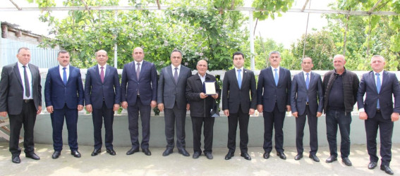 Xoylu kəndində, YAP rayon təşkilatının ilk fəallarından olan Sahir Babayev, YAP rayon təşkilatının təsis edilməsinin 30 illiyi münasibəti ilə evində ziyarət edildi