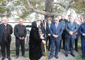 İcra başçısı Bağçakürd kəndində şəhidlərimizin  məzarlarını ziyarət etdi
