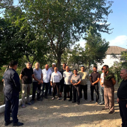 Goranboy rayonunda su ehtiyatlarından səmərəli istifadə olunması ilə bağlı Qazanbulaq qəsəbəsində su istifadəçiləri ilə görüş keçirildi
