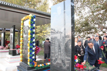 İcra başçısı Bağçakürd kəndində şəhidlərimizin  məzarlarını ziyarət etdi