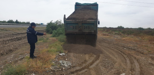 Goranboyda əsas turizm marşurutları üzrə yolkənarı ərazilərin abadlaşdırılması və ağac əkininə hazırlıq işləri davam etdirilir.