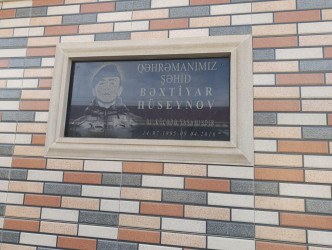 Goranboyda İcra başçısı Aprel şəhidinin ildönümündə  ailəsini ziyarət etdi
