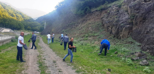 Goranboy  rayonunun Yuxarı  Ballıqaya kəndində Su kanal işçilərinin iştirakı ilə su tutarlarının ətrafının tullantılardan təmizlənməsi aksiyası keçirildi.