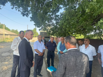Səyyar qəbulda olunan müraciətlər araşdırılaraq həlli üçün operativ tədbirlər görülür