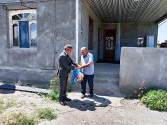 Goranboyda Qurban bayramı münasibətilə şəhid, qazi və aztəminatlı ailələr ziyarət olundu, bayram sovqatları verildi