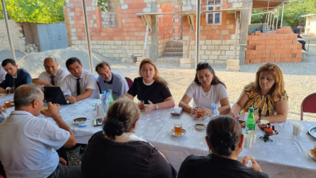 “Konstitusiya və Suverenlik İli” ilə bağlı Qızılhacılıda şəhid ailələri ilə görüş keçirildi