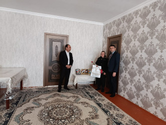 Goranboyda "8 Mart-Beynəlxalq Qadınlar Günü" münasibətilə Goranboy RİH-nin məsul əməkdaşları tərəfindən şəhid ailələrinin  xanımları evlərində ziyarət olundu, onlara  hədiyyələr təqdim edildi.