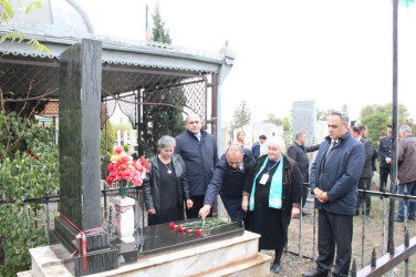 İcra başçısı Qaradağlıda şəhidlərimizin  məzarlarını ziyarət etdi
