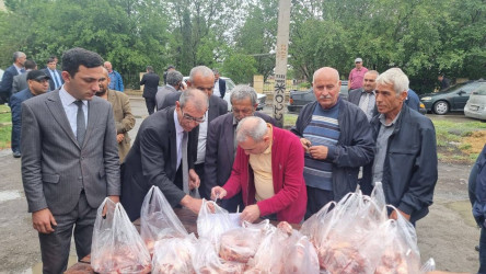 Respublika Ağsaqqallar Şurasının sədr müavini Ağalar Vəliyev tərəfindən, Goranboy  rayon Ağsaqqallar şurasının 50 nəfər üzvünə Qurban bayramı ilə əlaqədar bayram payı verildi.