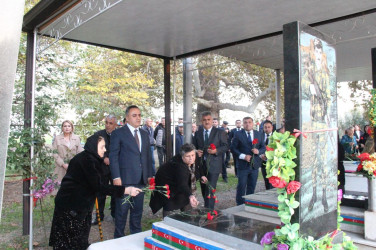 İcra başçısı Bağçakürd kəndində şəhidlərimizin  məzarlarını ziyarət etdi