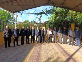 Goranboyda icra başçısı rayon ağsaqqalını yubileyi ilə bağlı evində ziyarət etdi