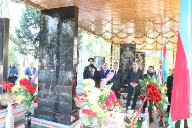 Düzqışlaq kəndində şəhidlərimizin məzarları ziyarət edildi