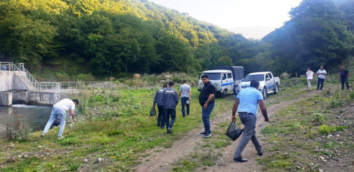 Goranboy  rayonunun Yuxarı  Ballıqaya kəndində Su kanal işçilərinin iştirakı ilə su tutarlarının ətrafının tullantılardan təmizlənməsi aksiyası keçirildi.