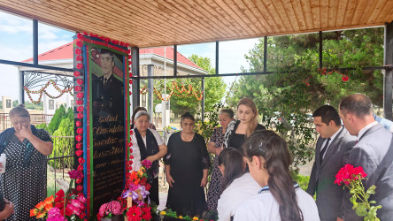 Goranboyda şəhid Həsrətov Elməddin Sərdar oğlunun anım günü ilə bağlı məzarı ziyarət olundu, əziz xatirəsi ehtiramla anıldı