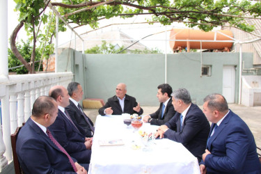 Xoylu kəndində, YAP rayon təşkilatının ilk fəallarından olan Sahir Babayev, YAP rayon təşkilatının təsis edilməsinin 30 illiyi münasibəti ilə evində ziyarət edildi
