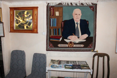 Goranboyda yazıçı doğum günü münasibətilə ziyarət olundu