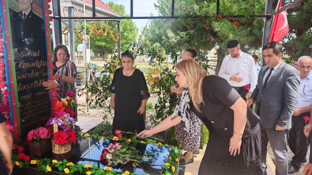 Goranboyda şəhid Həsrətov Elməddin Sərdar oğlunun anım günü ilə bağlı məzarı ziyarət olundu, əziz xatirəsi ehtiramla anıldı