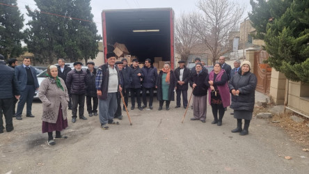 Ağsaqqallar Şurasının sədr müavini Ağalar Vəliyev  tərəfindən, “Dünya Azərbaycanlılarının Həmrəyliyi Günü” və Yeni təqvim ili-2025-ci il münasibətilə, Goranboy rayon Ağsaqqallar şurasının 50 nəfər üzvlərinə bayram sovqatları verildi.