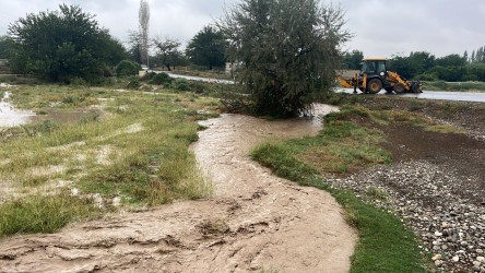 Goranboyda  bu  gecə  başlayan yağışlar nəticəsində  çaylarda suyun səviyyəsi artmışdır