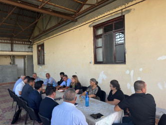 “Konstitusiya və Suverenlik İli” ilə bağlı Hazırəhmədlidə şəhid ailələri ilə görüş keçirildi
