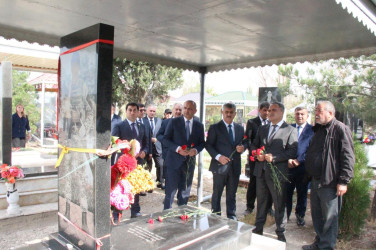 Veyisli kəndində şəhidlərimizin  məzarları ziyarət edildi