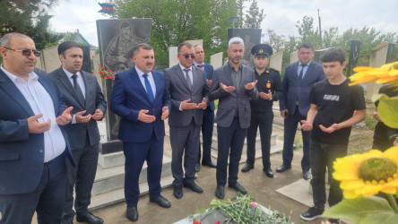 Goranboyda,  şəhid Milli Qəhrəman Yunis Əliyevin anım günü ilə bağlı məzarı ziyarət  olundu, əziz xatirəsi ehtiramla anıldı