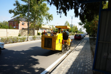 Goranboy avtomobil yollarında yol nişanlanması işləri aparılır