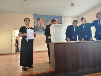 Goranboyda yeni inşa edilmiş çoxmənzilli yaşayış binasının mənzillərinin püşkatma yolu ilə bölgüsü aparıldı