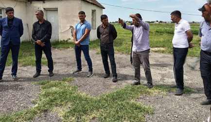 Əlirzalı kəndində su istifadəçilərilə görüş keçirildi