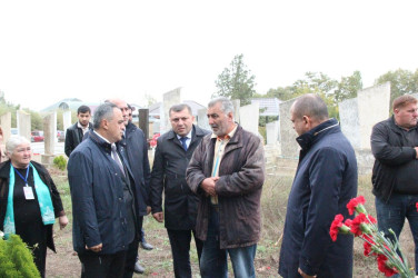 İcra başçısı Qaradağlıda şəhidlərimizin  məzarlarını ziyarət etdi