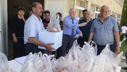 Goranboyda Qurban bayramı münasibəti ilə, Milli Məclisin deputatı Ağalar Vəliyevin təşəbbüsü ilə şəhid ailələrinə, qazilərə  və sosial qayğıya ehtiyacı olan ailələrə bayram sovqatları verildi.