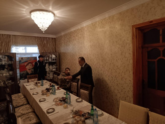 Goranboyda İcra başçısı Aprel şəhidinin ildönümündə  ailəsini ziyarət etdi