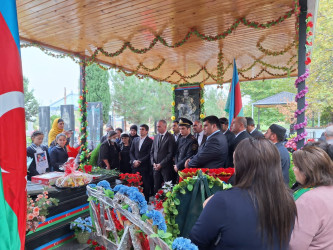 Düzqışlaq kəndindən Vətən Müharibəsi şəhidimiz Tural Qasımovun ildönümündə məzarı ziyarət olundu.