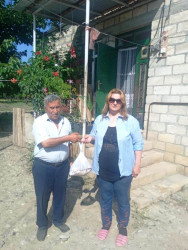 Goranboyda Qurban bayramı münasibəti ilə, Milli Məclisin deputatı Anar Məmmədovun təşəbbüsü ilə şəhid ailələrinə, qazilərə və sosial qayğıya ehtiyacı olan ailələrə bayram sovqatları verildi.