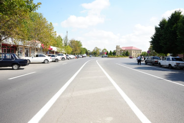 Goranboy avtomobil yollarında yol nişanlanması işləri aparılır