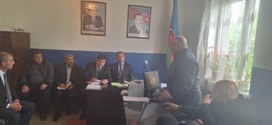 Zeyvə kəndində su istifadəçiləri ilə görüş keçirildi