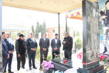 Veyisli kəndində şəhidlərimizin  məzarları ziyarət edildi