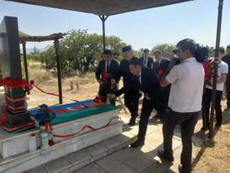 Goranboyda şəhid Nəbiyev Mahir Varoşil oğlunun anım günü ilə bağlı məzarı ziyarət olundu, əziz xatirəsi ehtiramla anıldı