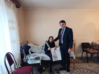 Goranboyda "8 Mart-Beynəlxalq Qadınlar Günü" münasibətilə Goranboy RİH-nin məsul əməkdaşları tərəfindən şəhid ailələrinin  xanımları evlərində ziyarət olundu, onlara  hədiyyələr təqdim edildi.
