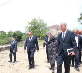 Goranboyda icra başçısı yarasız vəziyyətdə olan körpüyə baxış keçirdi