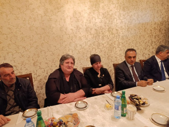 Goranboyda İcra başçısı Aprel şəhidinin ildönümündə  ailəsini ziyarət etdi