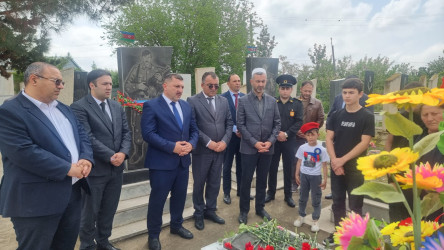 Goranboyda,  şəhid Milli Qəhrəman Yunis Əliyevin anım günü ilə bağlı məzarı ziyarət  olundu, əziz xatirəsi ehtiramla anıldı