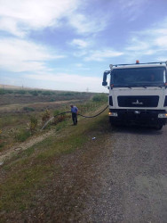 Goranboyda  yolətrafı ərazilərdə yaşıllıq zolaqlarına aqrotexniki qulluq işləri görüldü