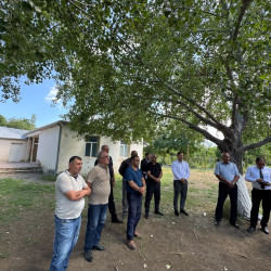 Səyyar qəbulda olunan müraciətlər araşdırılaraq həlli üçün operativ tədbirlər görülür